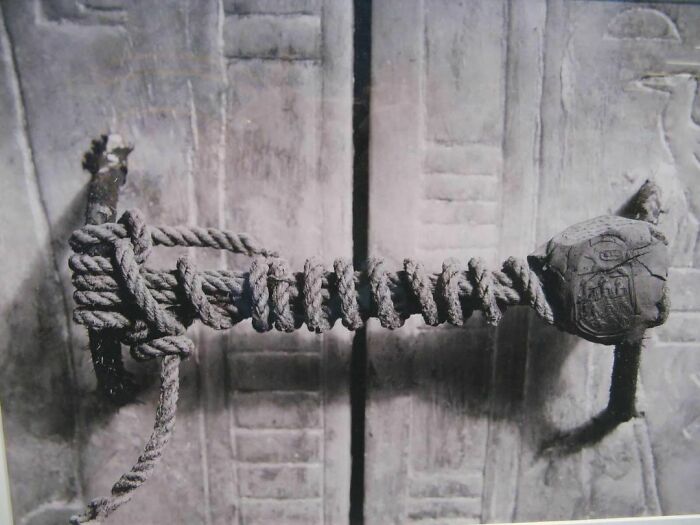 cool pics from history - tutankhamun tomb seal