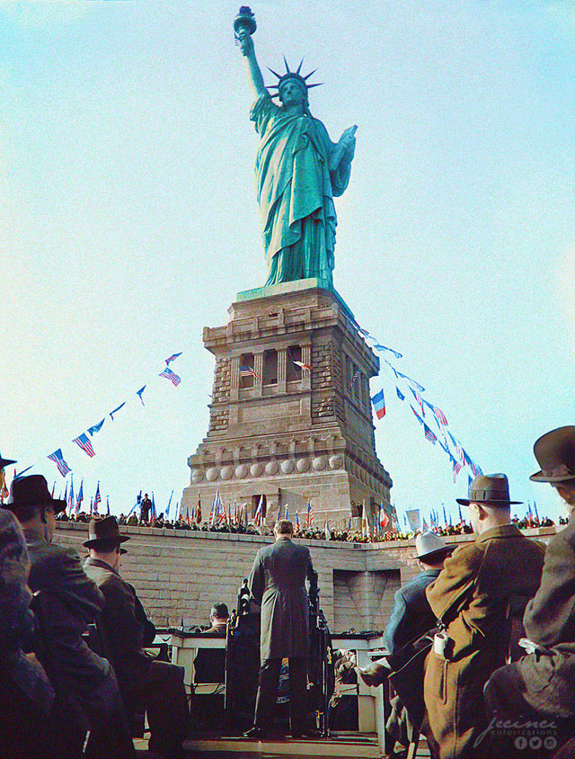 historical photos - statue of liberty - Py lecinci colorizations