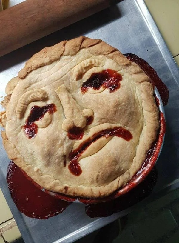 cursed pics - apple pie halloween