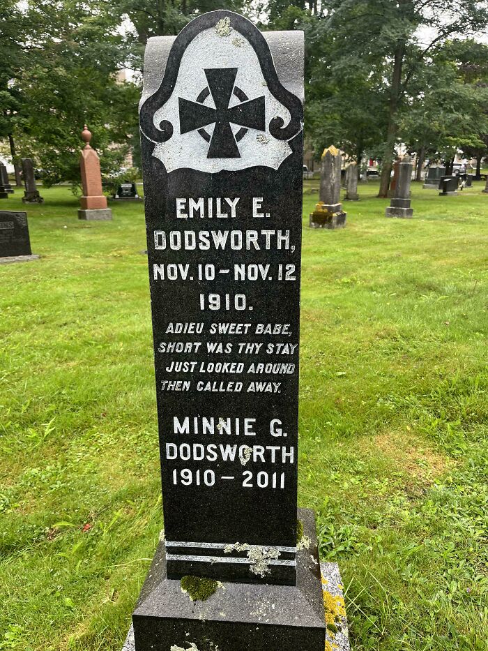 This Gravestone Is Shared By Twin Sisters: One Lived For Just Two Days, The Other For 101 Years