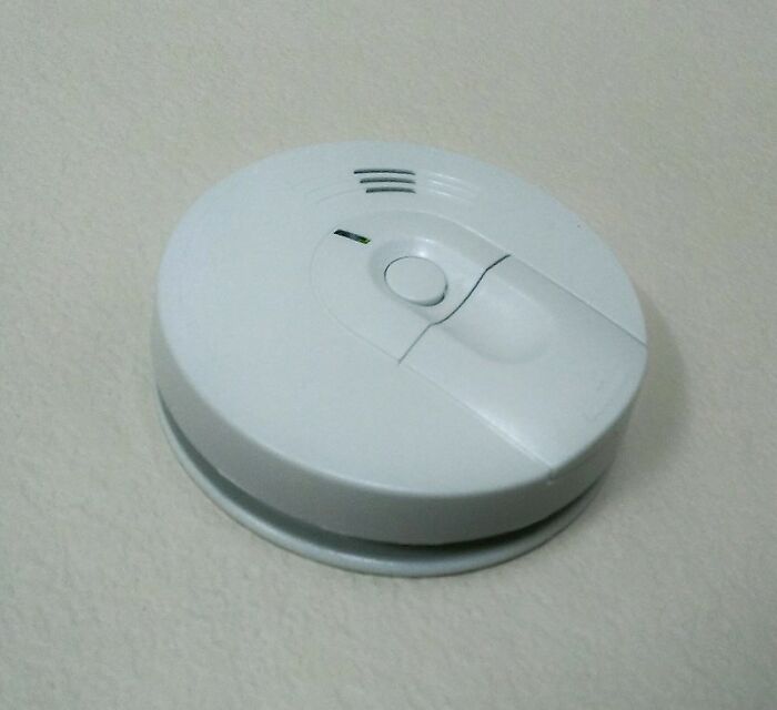 Crazy Things Found By Hotel Room Service - smoke detector