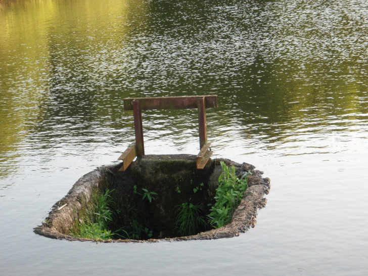 ’’This lake has a hole in it.’’