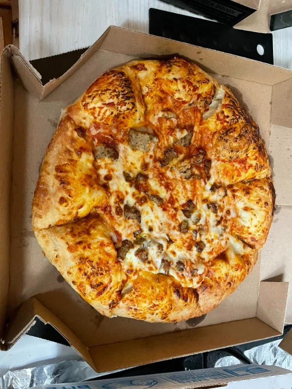 “Waited 2 hours for this… Pizza or Breadbowl? Thanks Dominos”
