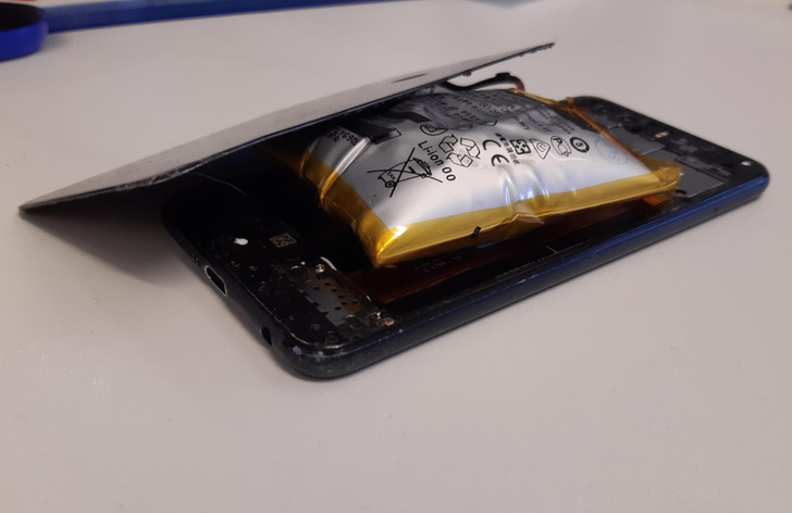 ’’I came back from vacation to find my second phone like this.’’