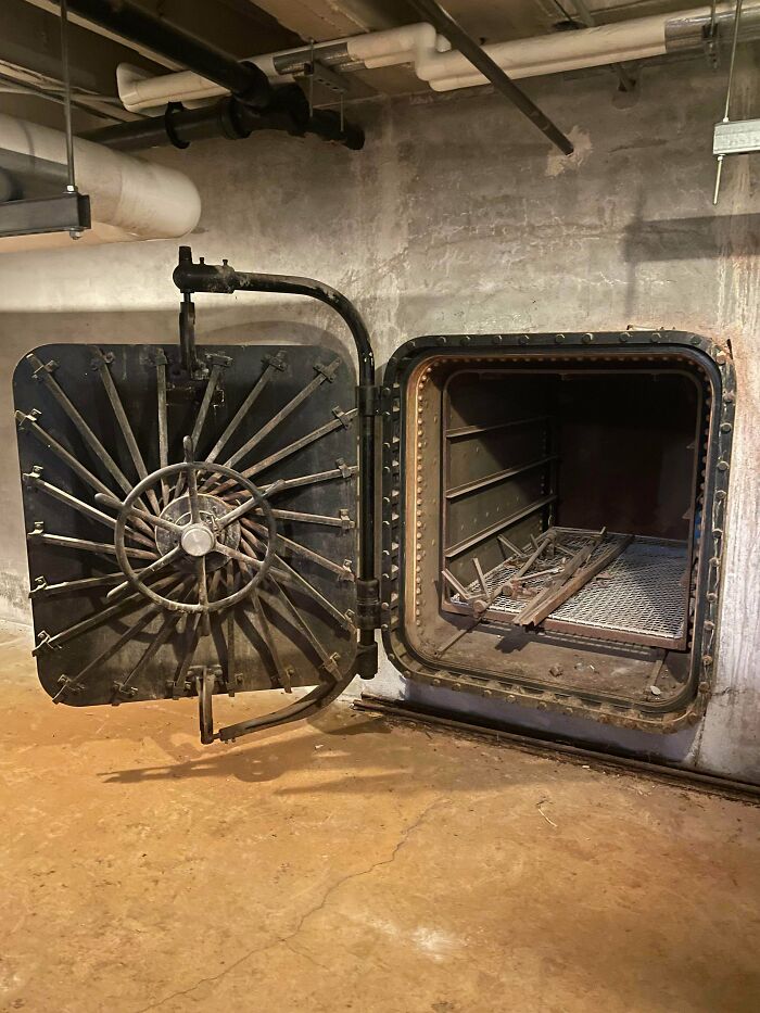 What Is This Large Vessel I Found In The Basement Of An Old Psychiatric Hospital?
Answer: Looks like a great big autoclave.