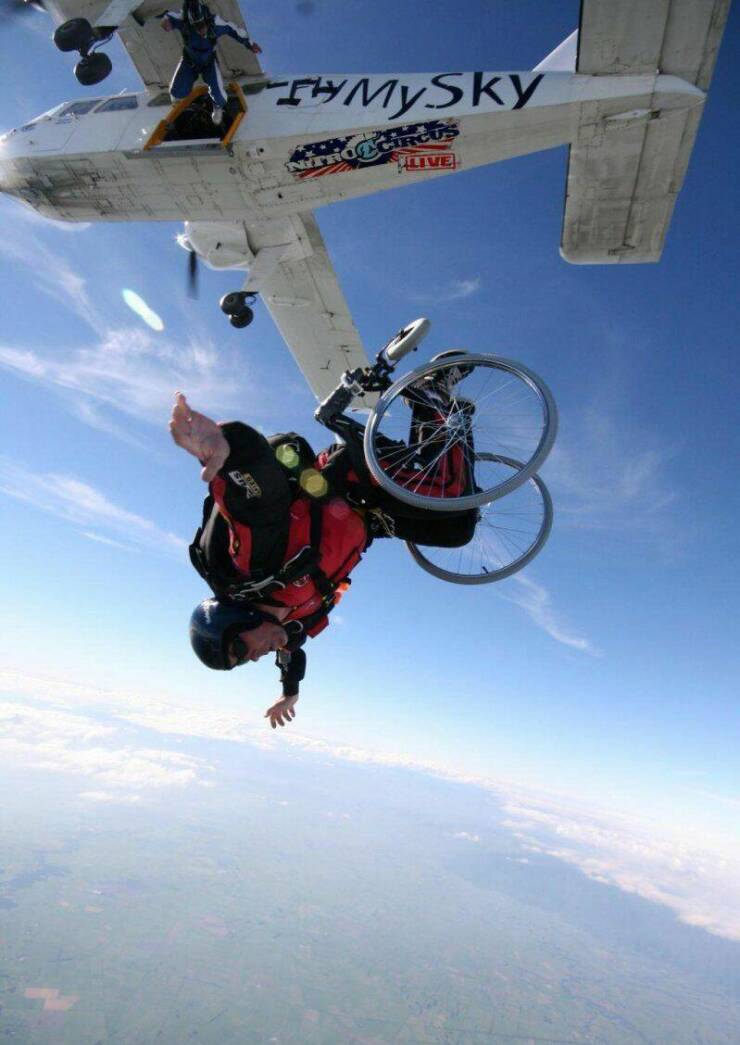 awesome pics and cool thigns - wheelchair skydiving - Aysawai.. ndgaicds Nitro
