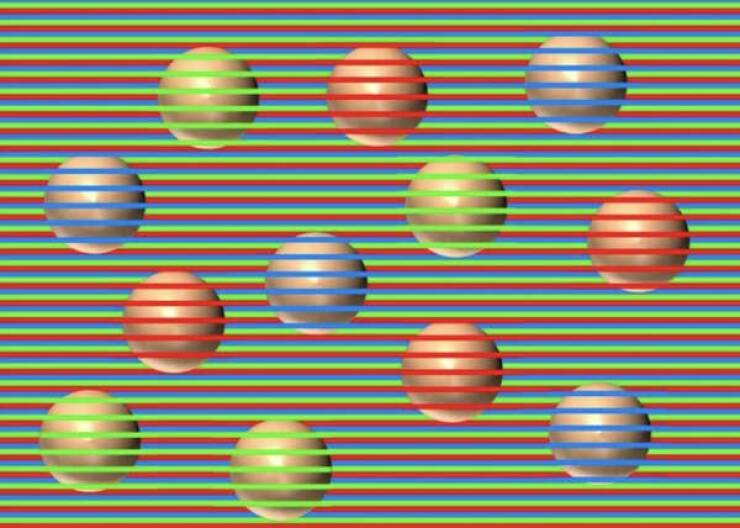 pics that make you look twice - all the balls are the same color - 3