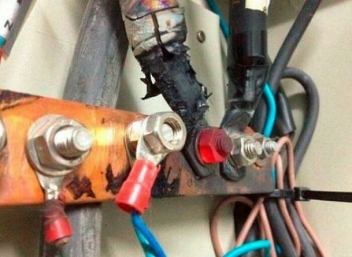 Trainee: What's That Red Ligth On The Grounding Box Engineer: Red Light ??? Send A Photo