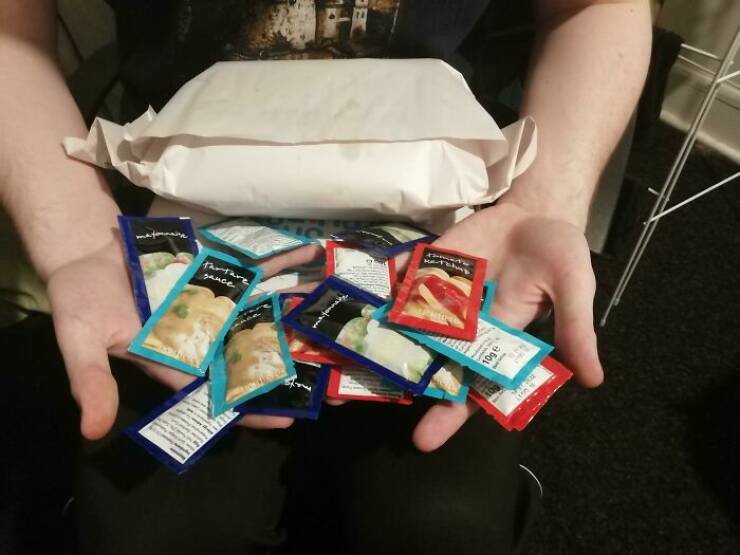 "I Asked For "A Bit Of Extra Sauce On The Side" And Was Hit With 31 Packets Of Assorted Sauces"