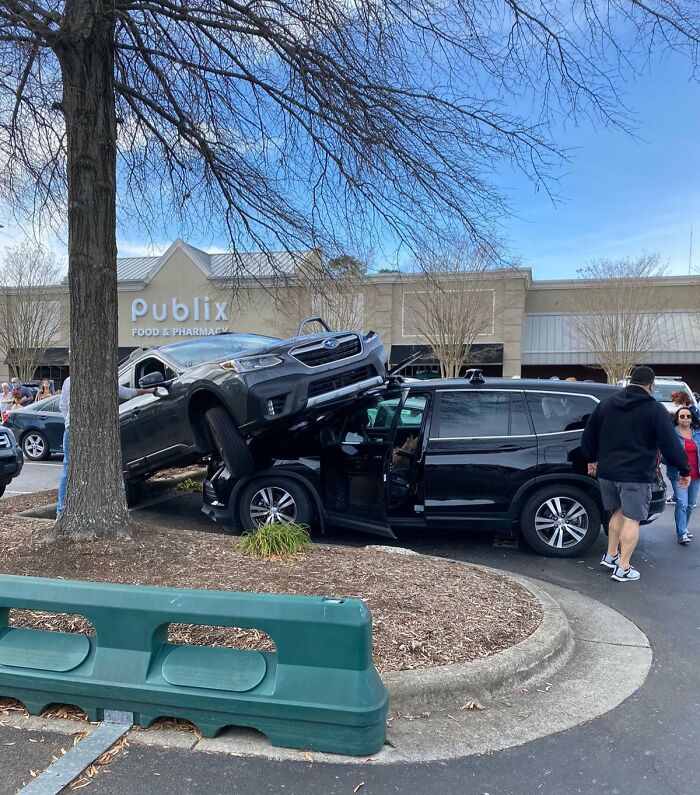 30 People Having A Worse Christmas Than You.