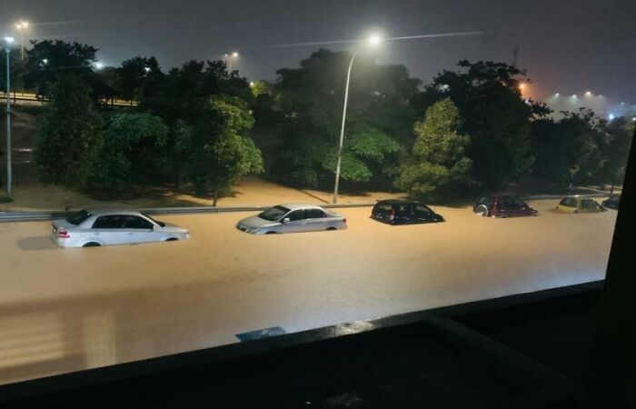 30 People Having A Worse Christmas Than You.