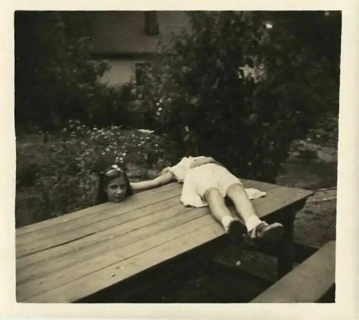 To Appear Headless While Taking A Photo, Aka "Horsemanning" Was A Popular Way To Pose In The 1920's