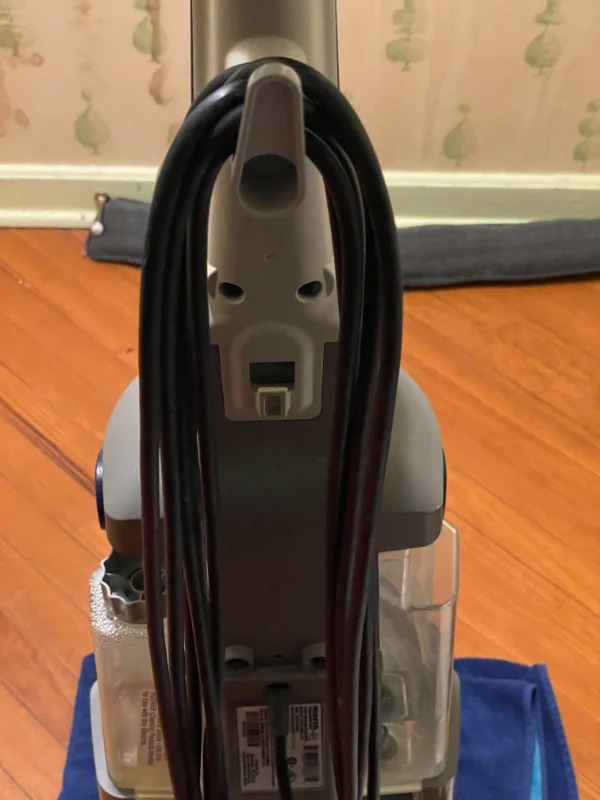 “The back of my vacuum looks like a dude with dreads.”