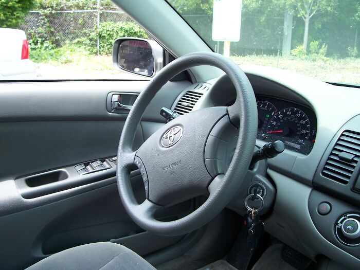 common sense things people don't know - steering wheel -