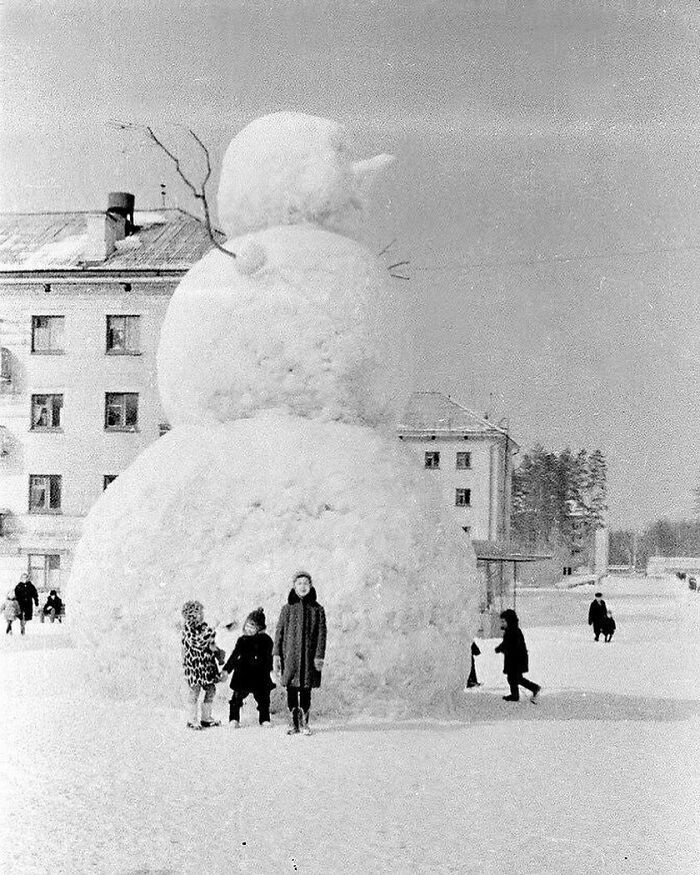 Snowman On A Soviet Scale. USSR, Late 1960s.