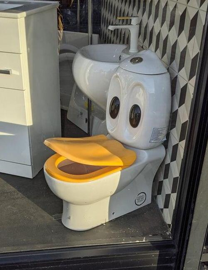 A toilet design that is Donald Duck