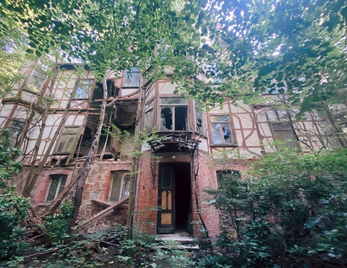 Massive Abandoned Sanatorium I Found In A German Forest