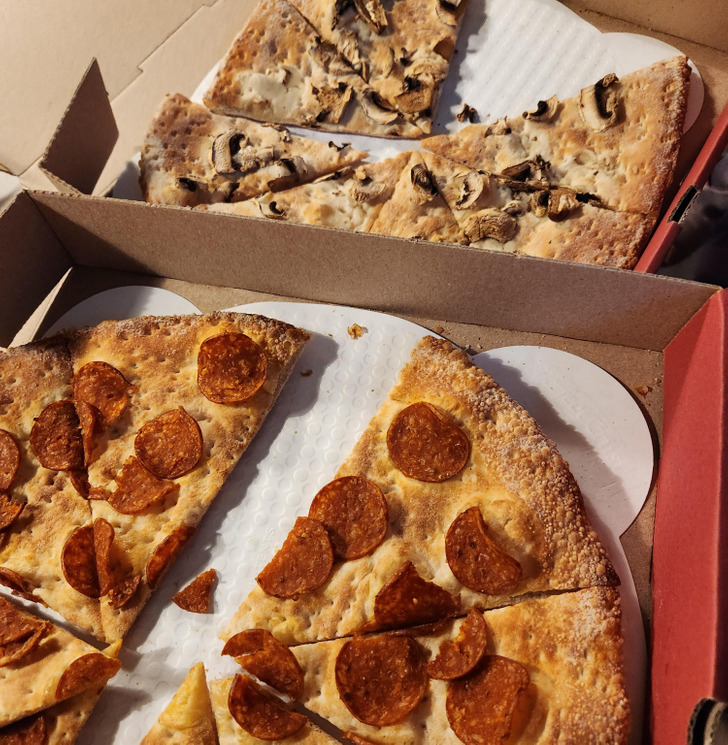 “Pizza place defaults to no cheese, no sauce on Doordash. I didn’t check the boxes to add them.”