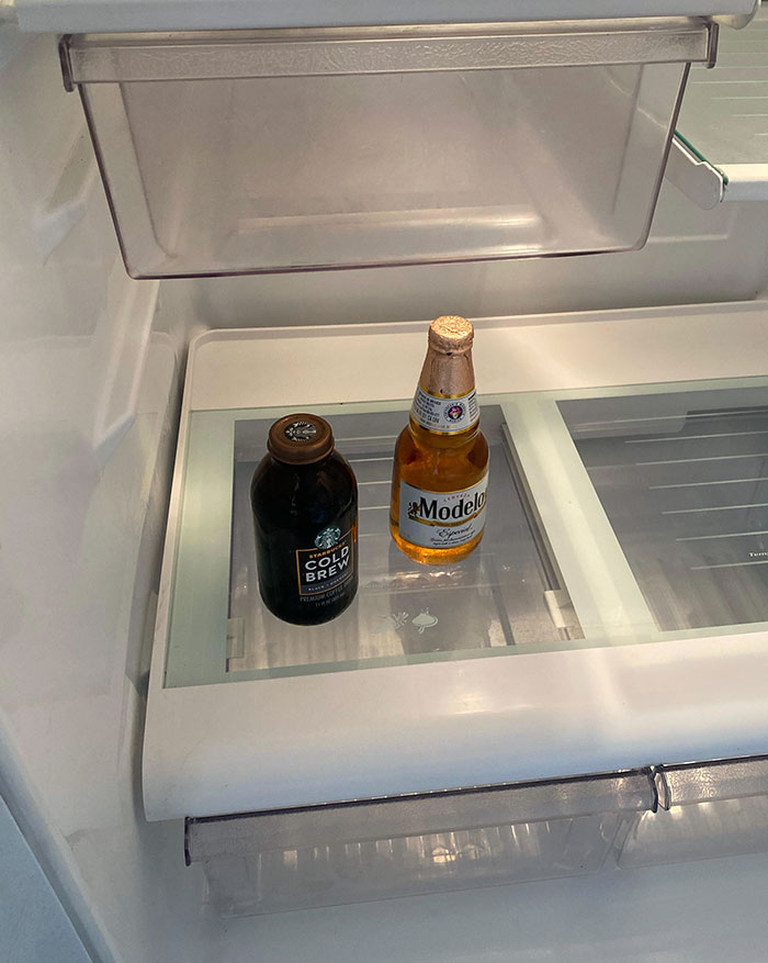 people living with monsters - refrigerator - Bucks Cold Brew Pelatih K Modele Spand Tem