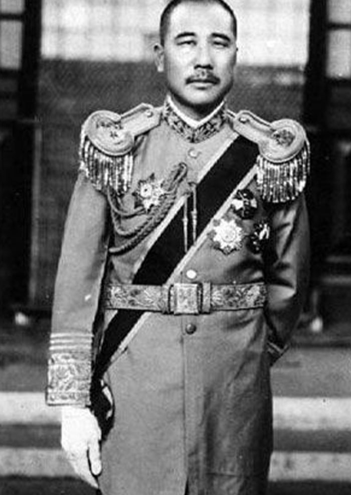 Zhang Zongchang, a Chinese warlord, had proclaimed that he would return only in a coffin if he was defeated in battle. When his forces were pushed back in a campaign, he was true to his word—he was paraded through the streets, sitting in his coffin and smoking a cigar.