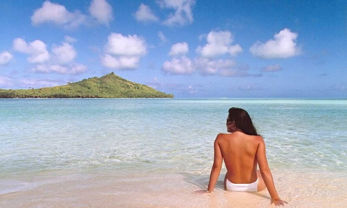 John Knoll from Lucasfilm’s Industrial Light & Magic made history by being the first to edit a photo using Photoshop. He digitized a beautiful picture of his wife, Jennifer, snapped in the tropical paradise of Bora Bora and used it as a demo for the editing software we all know.
