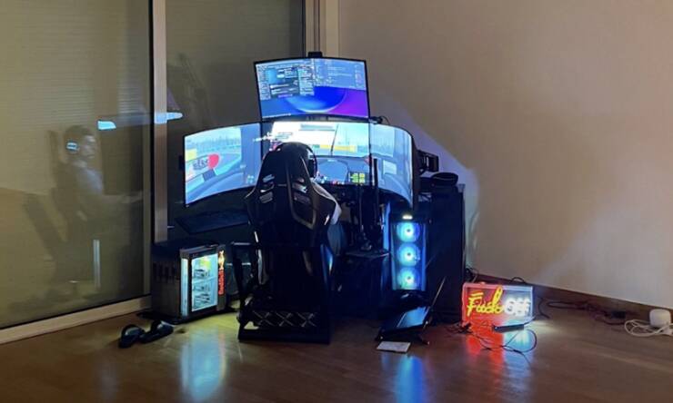 "Current Formula 1 World Champion Max Verstappen’s home SIM setup"