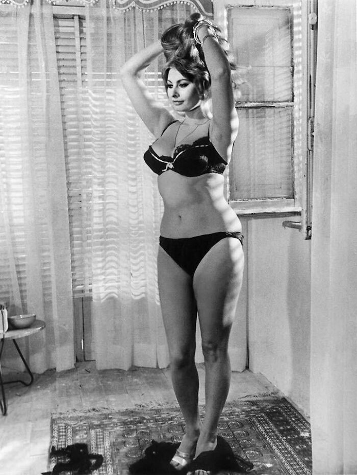 "I'd Rather Eat Pasta And Drink Wine Than Be A Size 0." ~Sophia Loren, 1965