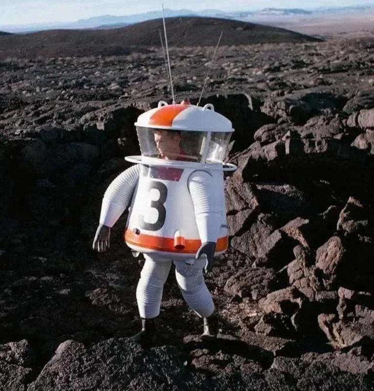 fascinating historical photos -  early space suit designs - 3