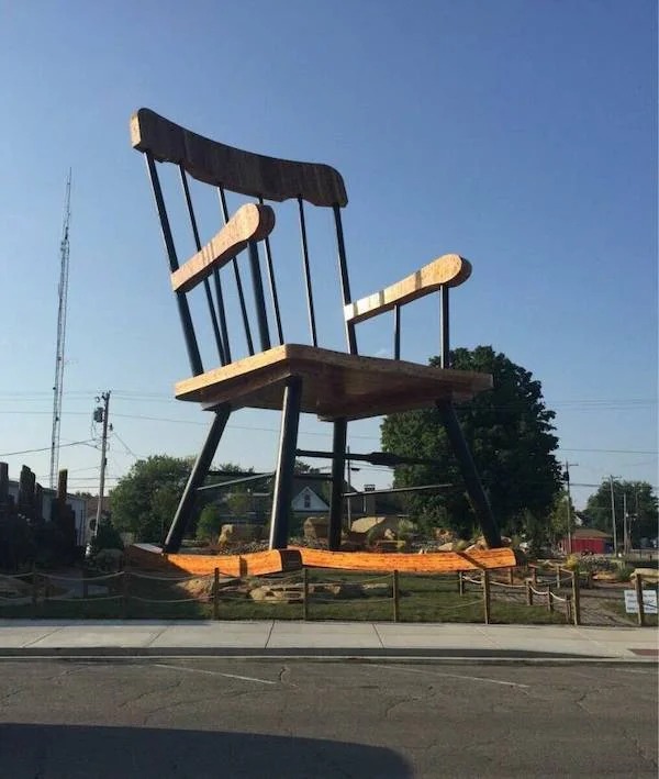 absolute unit sized things - chair