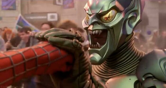 In Spider-Man (2002), When He Goes To Punch Green Goblin, The Stunt-Double’s Lips Can Be Seen Still. While Willem Dafoe Voiceovers “Impressive!”