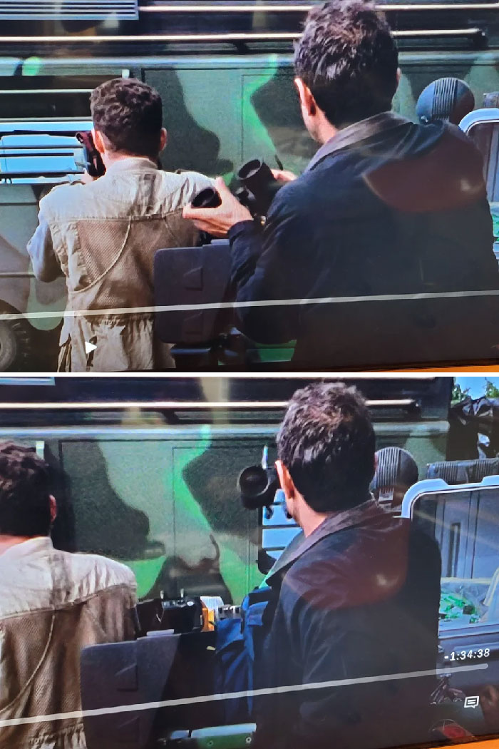 In The Lost World, Jurassic Park 2 (1997) Ian Malcolm Looks Through Binoculars The Wrong Way