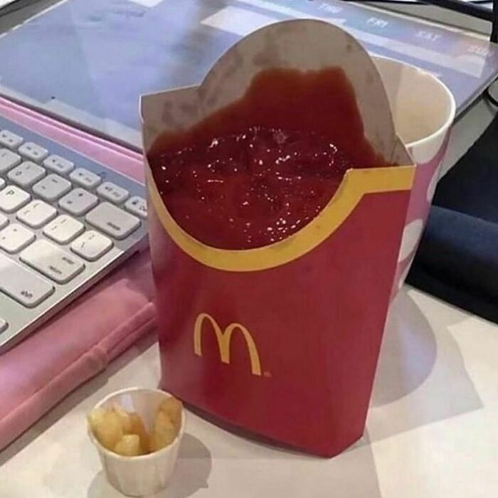 37 Random Pics That Make Little Sense.