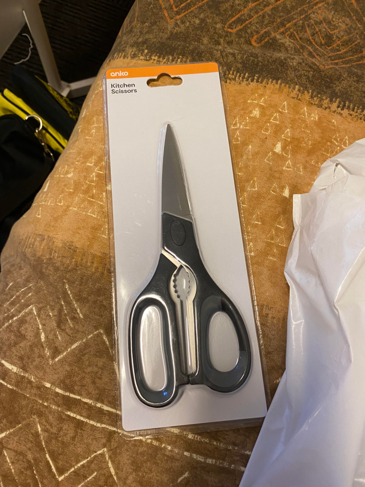 “It finally happened to me: scissors that need scissors to open them.”