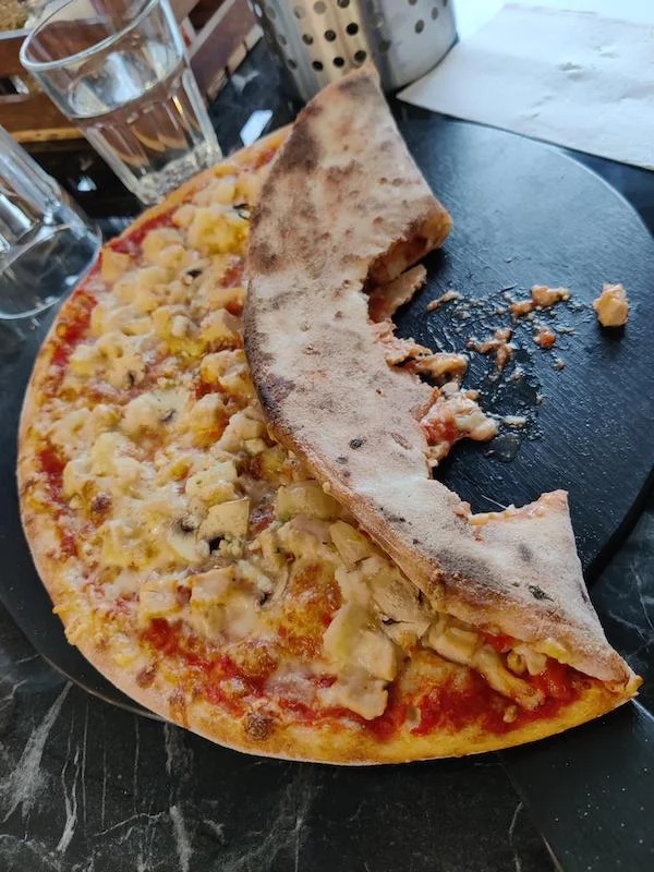 The way that my GF eats a pizza…