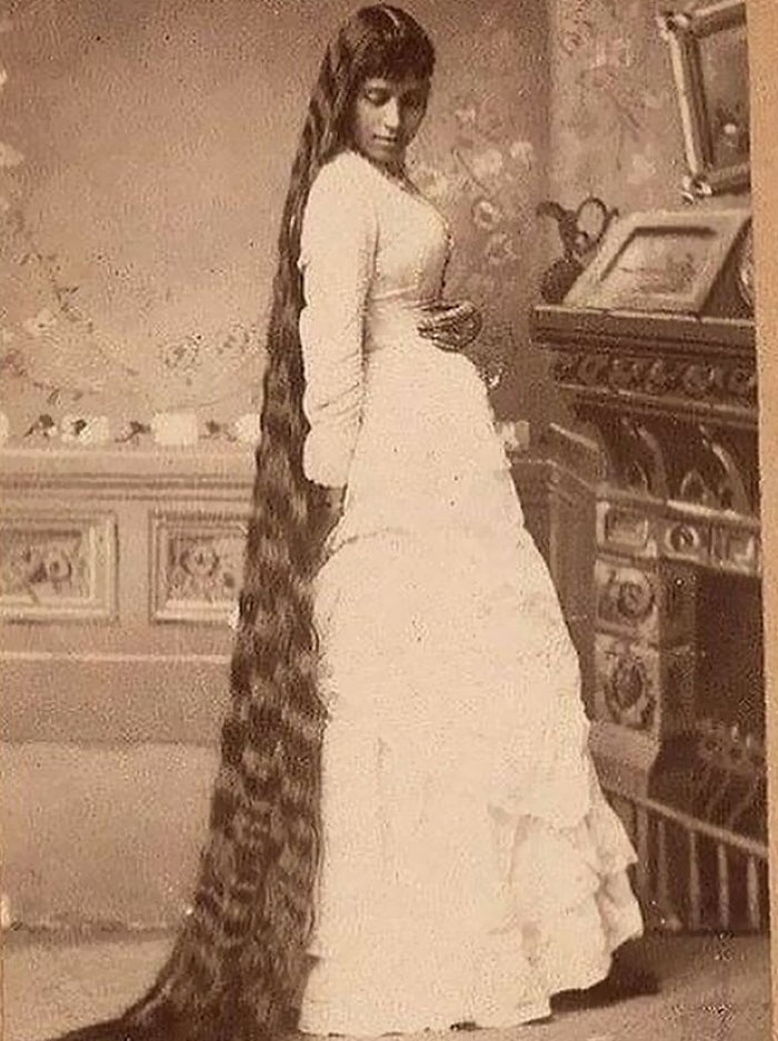A Victorian Lass With Rather Long Hair In A Fashionable Pic C1890s