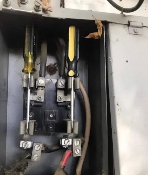 penny in fuse box -
