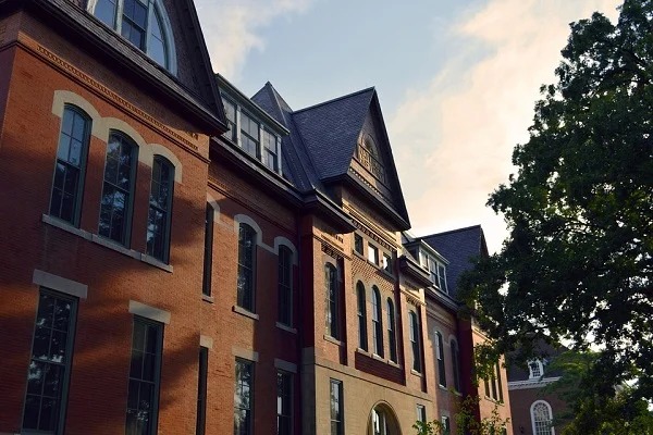 30 Random Facts To Feed Your Brain.