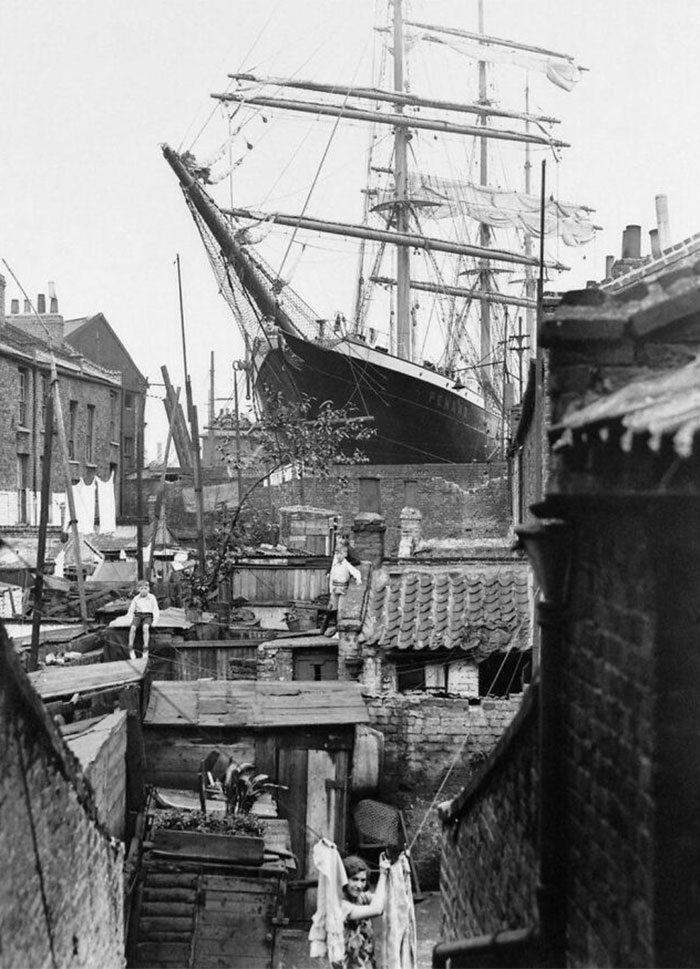 pics from history - millwall dry dock