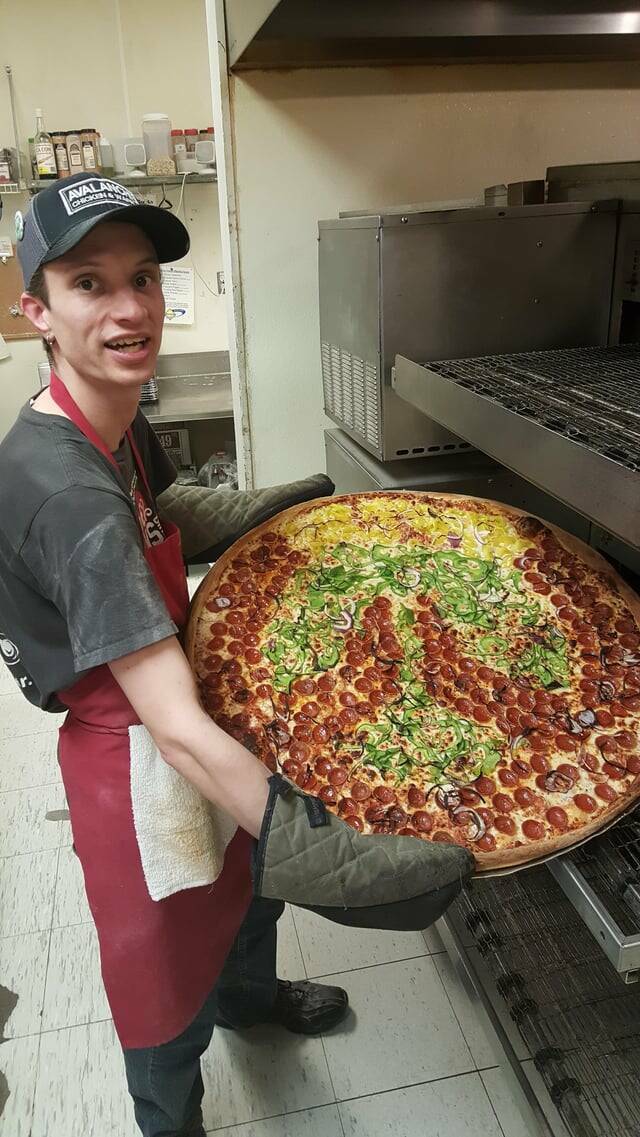 "28 inch Overwatch pizza"