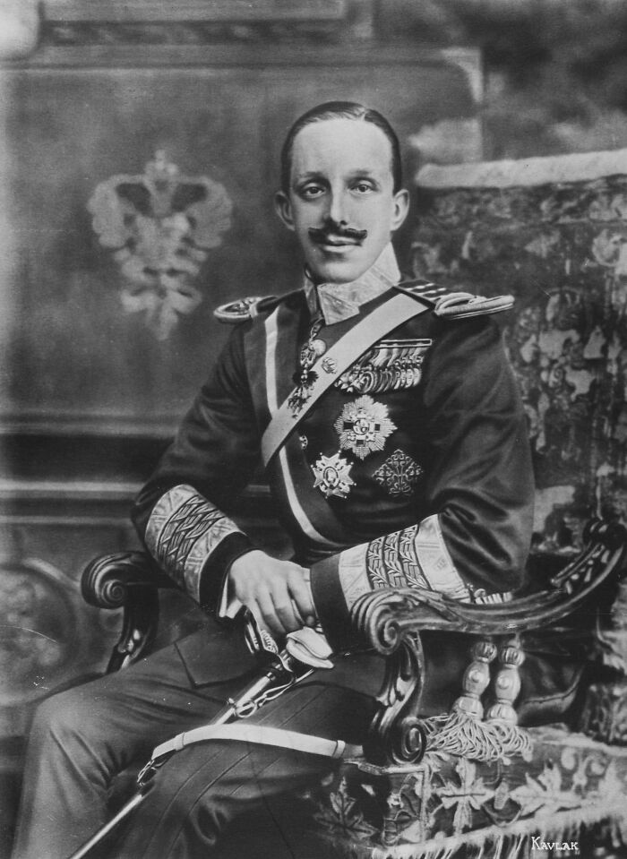 that King Alfonso XIII of Spain,was known as "the Playboy king"and considered the pioneer of pornographic cinema in Spain.He commissioned pornographic films considered immoral and degenerate, including sexual relationships involving Catholic priests, and his passion "women with enormous breasts".