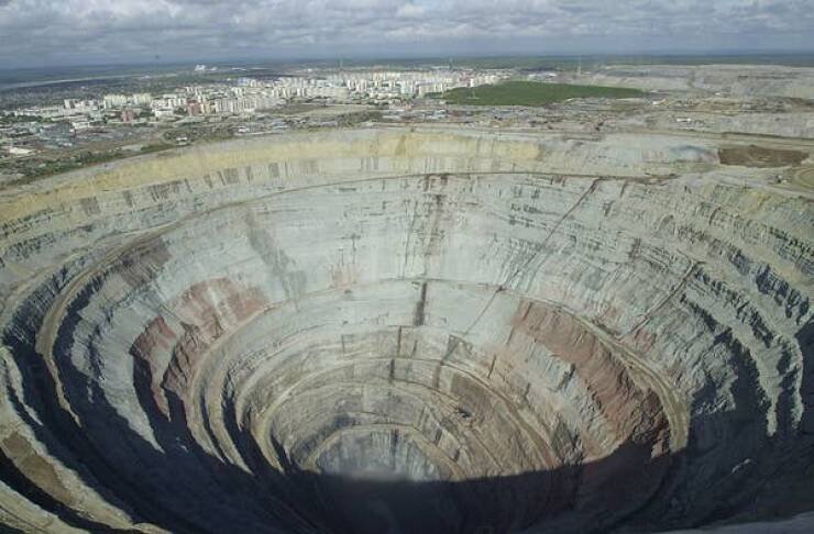 fascinating photos - worlds biggest ditch