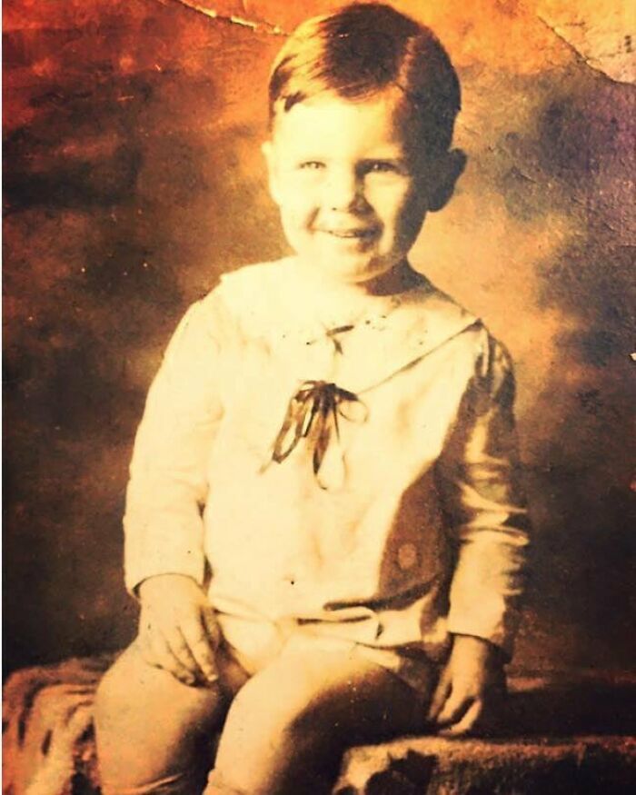 This Young Boy Was Born In 1924 And He Is 2 Years Old In This Photo. He Died In 1944 In France On A Us Tanker. His Name Is Lonzo Hudgins And He Received A Purple Heart In Ww2.