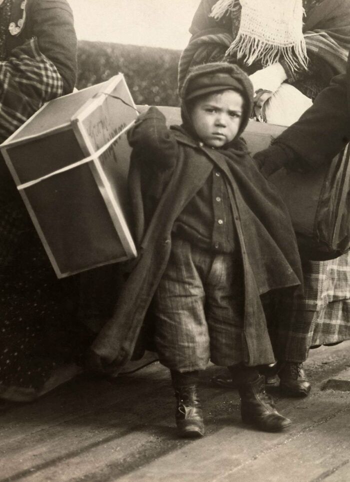 fascinating historical photos - italian immigrant boy ellis island - In Me