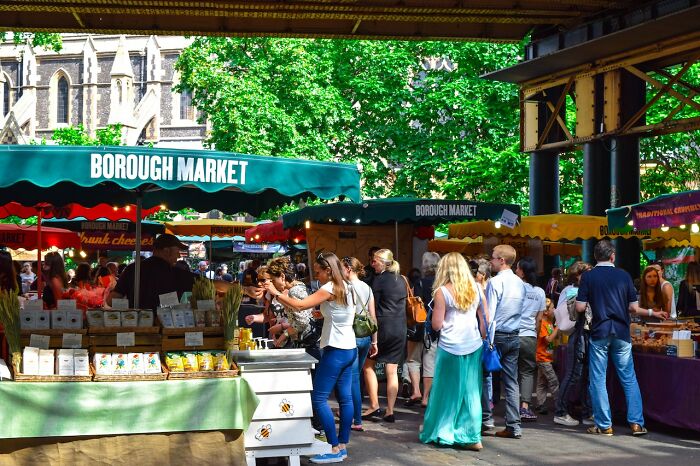 street smarts tips - market stall - Borough Market Condata Marnet nunk cheeses Borough Market Trantal Cre BORd
