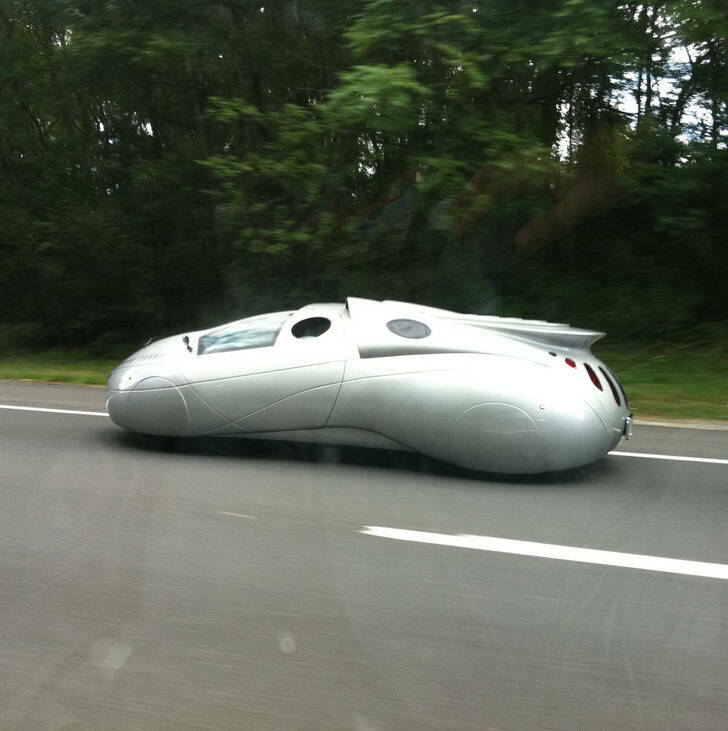 “I saw this strange car today, also known as ‘ETV’ or ‘Extra-Terrestrial Vehicle’ (yes, seriously).”