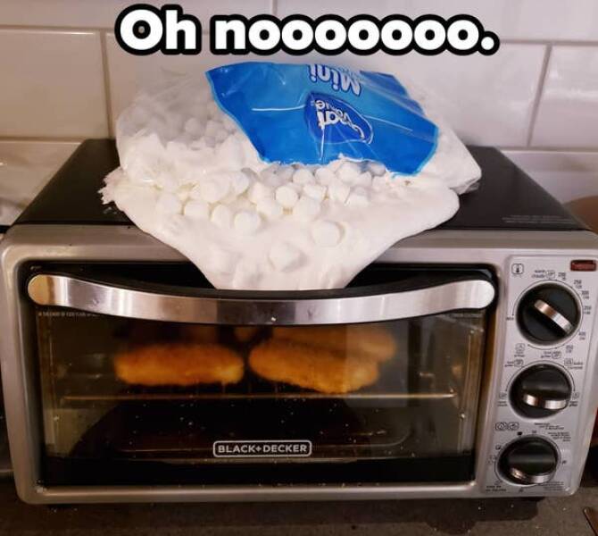 people having a bad day -  Toaster Oven - Oh nooooooo. Tow BlackDecker 63 201 At At