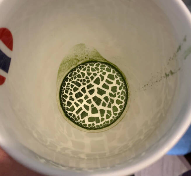 “The way the matcha dried in this mug looks like a giraffe’s fur pattern.”