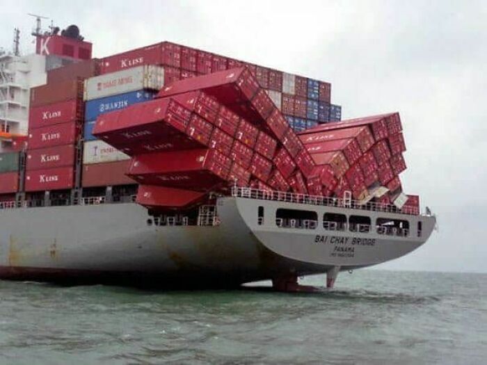 Expensive Fails - container ship - Xunt Kim Kline Klini Klise Omantin Can We Cen Bai Chay Bridge Panama