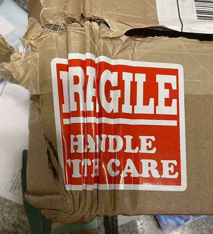 facepalms and fails --  handle with care - Tragile Handle Ith Care