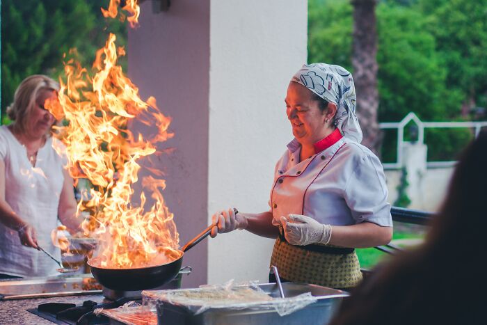 Do not throw water on a grease fire. Please.